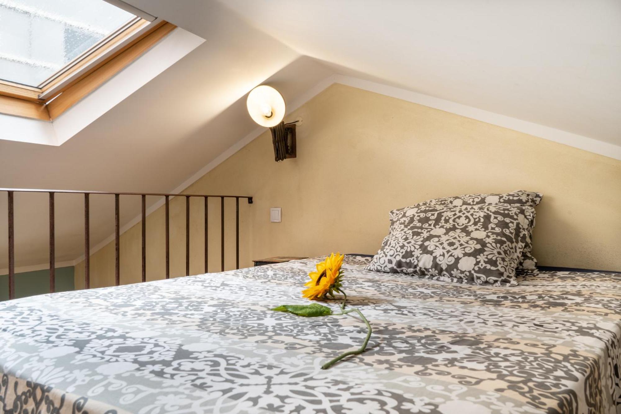 Appartamento Unique Stylish House In Beautiful Graca Lisbona Esterno foto